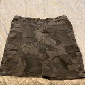 Used men’s wrangler shorts